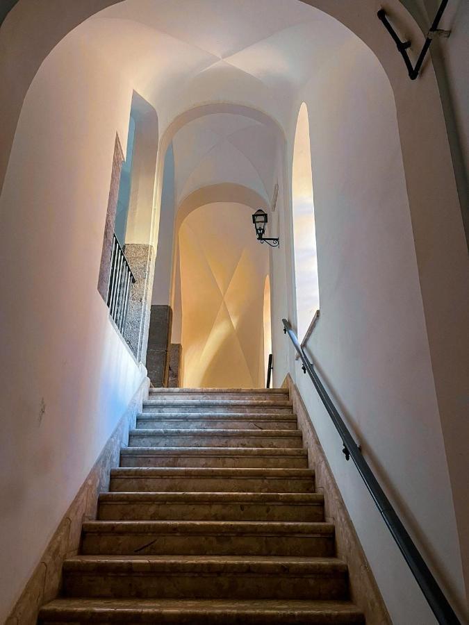 Chez Marie Napoli Apartment Bagian luar foto